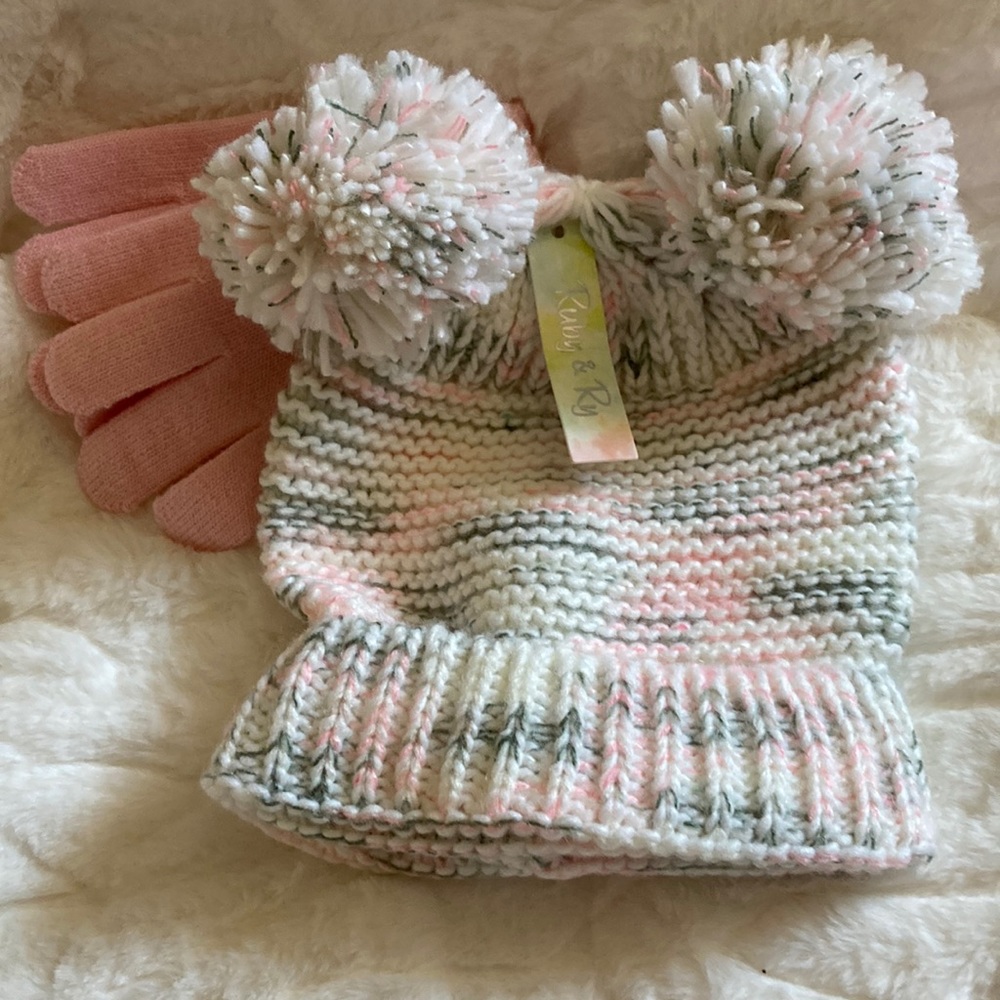 Hat and gloves